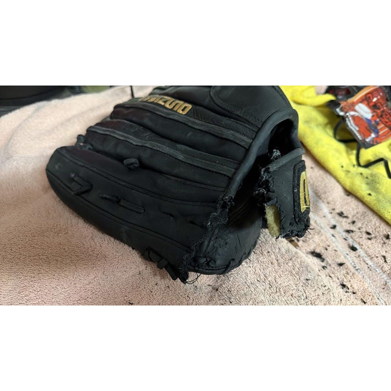 Ballglove repair